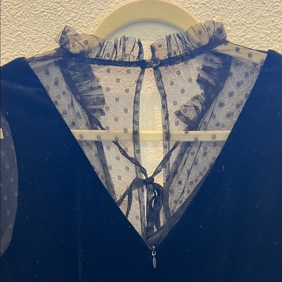 Elegant Black Sheer Sleeve Women's Romper - Picture 4 of 6